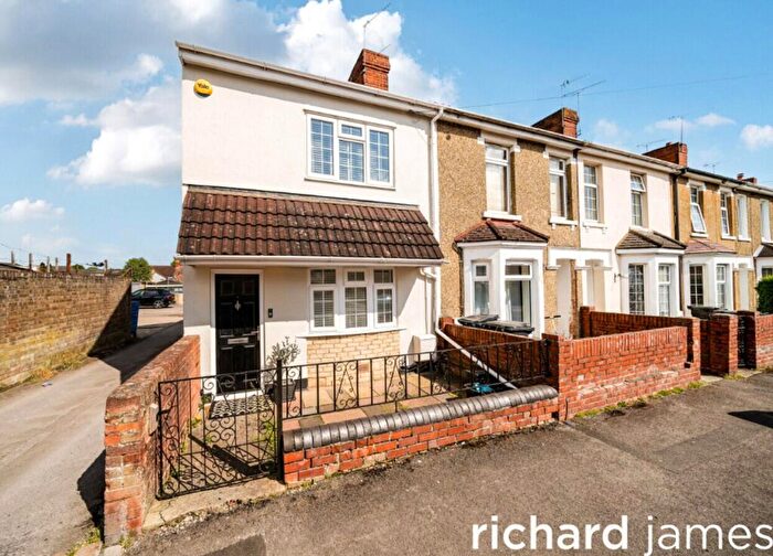 4 Bedroom End Of Terrace House To Rent In Churchwalk South, Cheney Manor, Swindon, Wiltshire, SN2