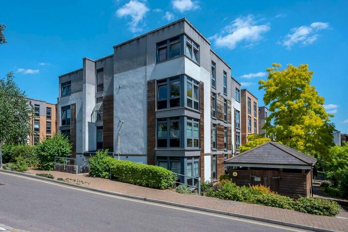 1 Bedroom Flat To Rent In Scott Avenue, West Hill, London, SW15