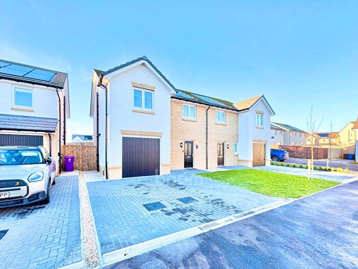 3 Bedroom Semi-Detached House For Sale In Longbow Place, Kilwinning, KA13