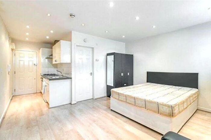 Flat To Rent In Finchley Road, Temple Fortune, NW11