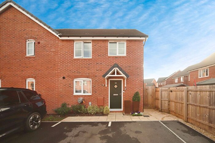 3 Bedroom Semi-detached House For Sale In Hobbs Close, Wellington, Somerset, TA21