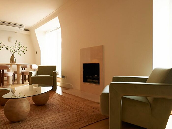 3 Bedroom Flat To Rent In Randolph Avenue, London, W9