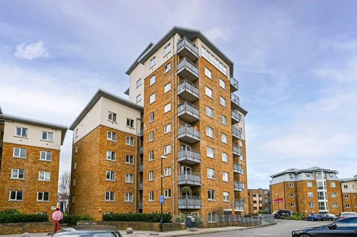 2 Bedroom Flat To Rent In Pancras Way, Bow, London, E3