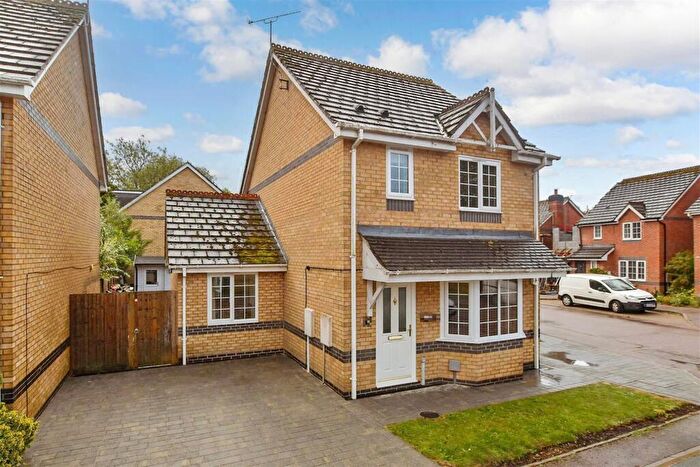 3 Bedroom Detached House For Sale In Blakes Farm Road, Southwater, Horsham, West Sussex, RH13