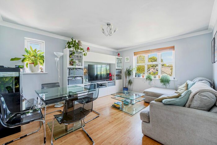 2 Bedroom Flat To Rent In South Ealing Road, Ealing, London, W5