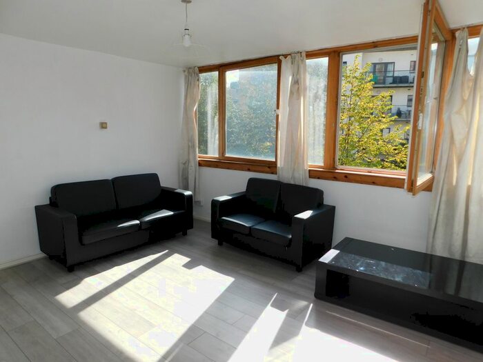 2 Bedroom Flat To Rent In Norman Street, Greenwich, London, SE10