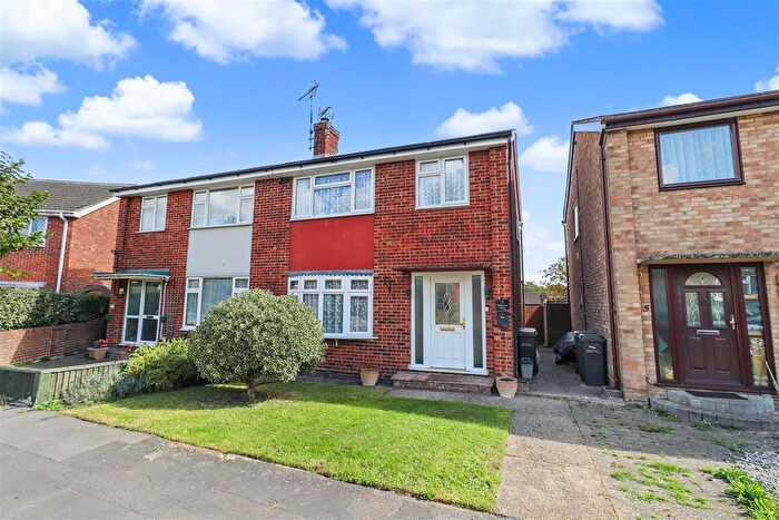 3 Bedroom Semi-Detached House For Sale In Worcester Close, Braintree, CM7