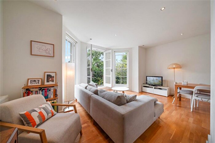 2 Bedroom Apartment For Sale In Leigh Road, Highbury, London, N5