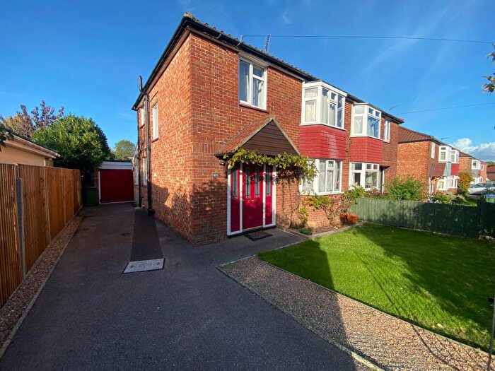 3 Bedroom Semi-Detached House To Rent In Serpentine Road Fareham Unfurnished, PO16