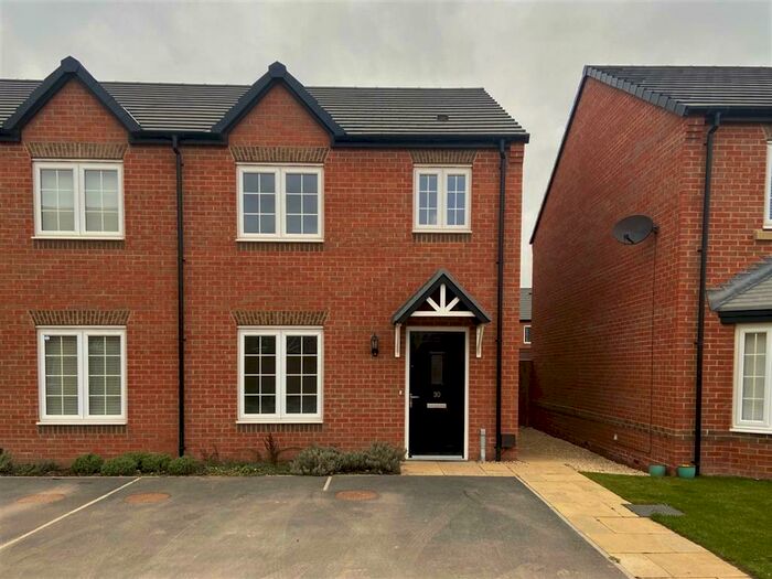 3 Bedroom Semi-Detached House To Rent In Cutter Lane, New Rossington, Doncaster, DN11