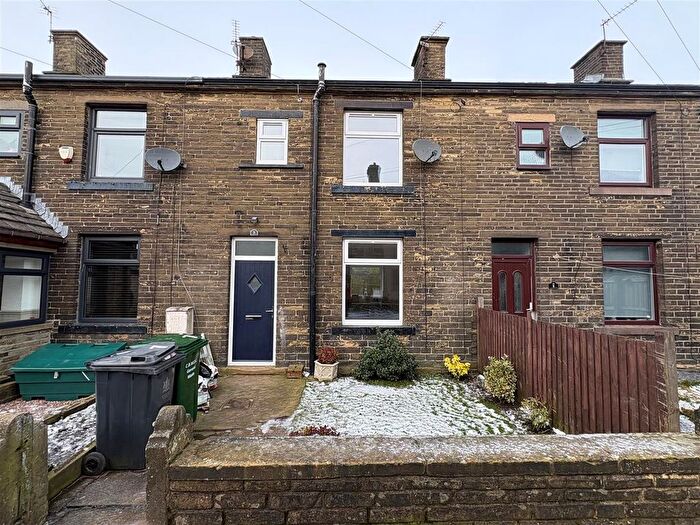 2 Bedroom Terraced House For Sale In Park Grove, Queensbury, BD13