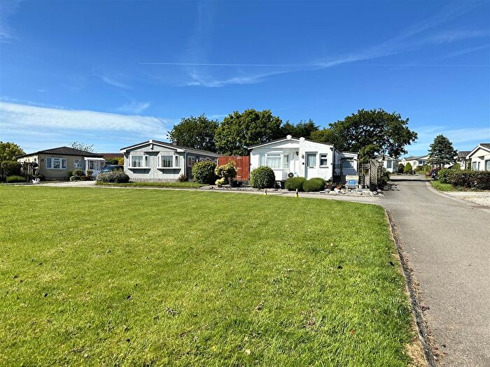 2 Bedroom Park Home For Sale In Congdons Shop, Launceston, PL15