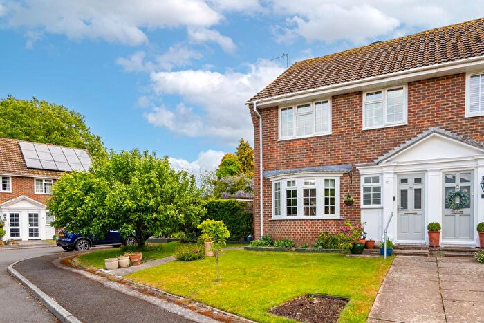 3 Bedroom End Of Terrace House For Sale In Yeats Close, Redhill, RH1