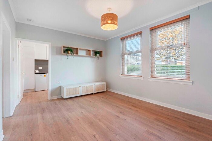 2 Bedroom Flat To Rent In Glendevon Park, Balgreen, Edinburgh, EH12