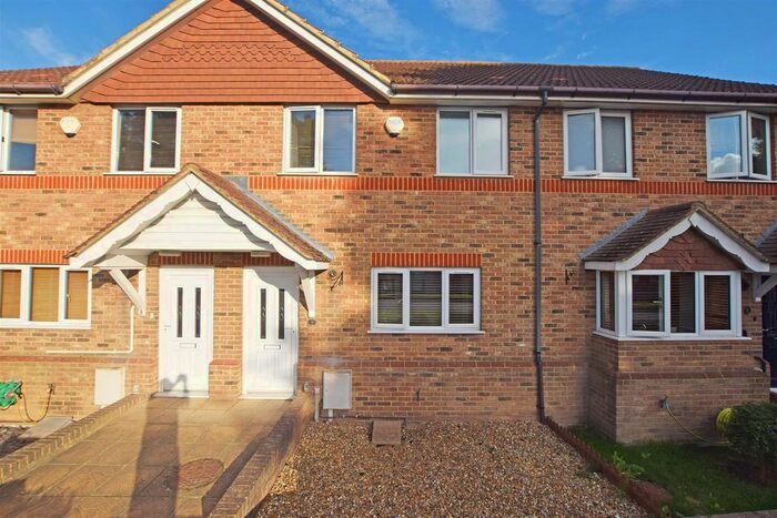 3 Bedroom Terraced House To Rent In Vineyard Crescent, Rainham, Gillingham, ME8