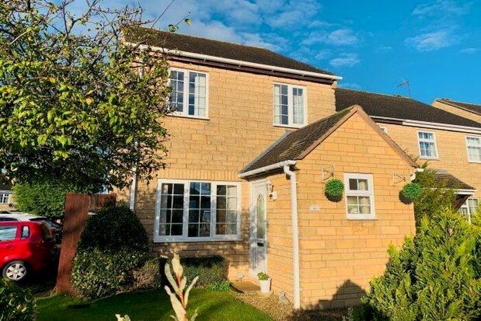 3 Bedroom Property To Rent In Averill Close, Broadway, WR12