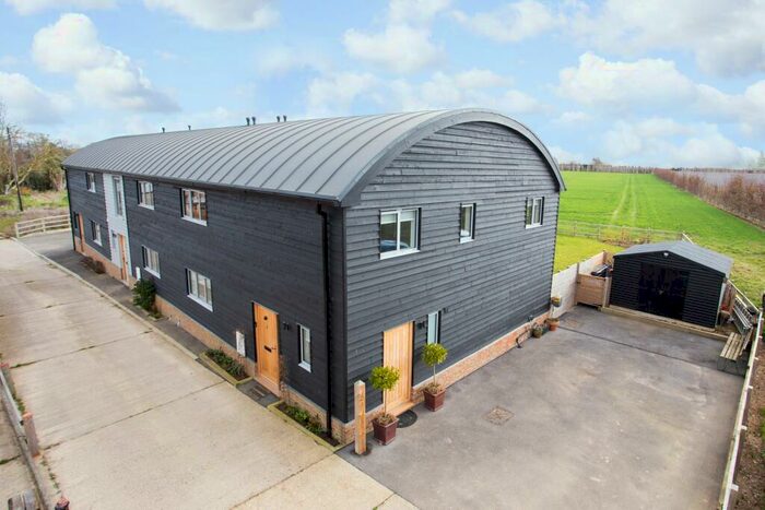 4 Bedroom Barn Conversion For Sale In Longmete Road, Preston, CT3