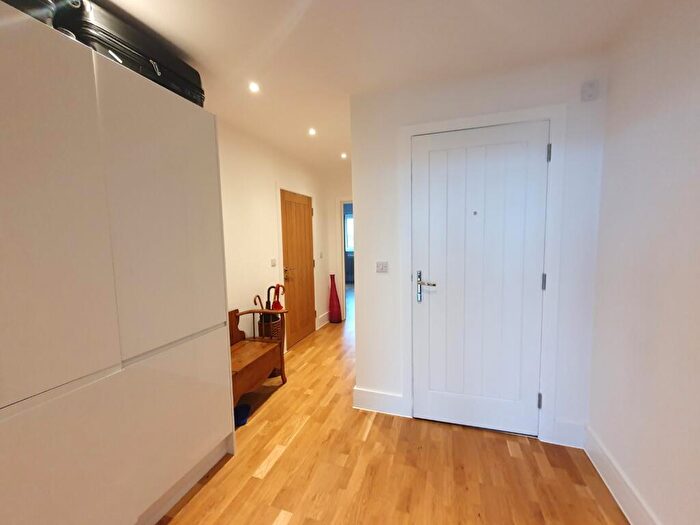 2 Bedroom Flat To Rent In Bay View Apartments, Morris Avenue, Herne Bay, Kent, CT6