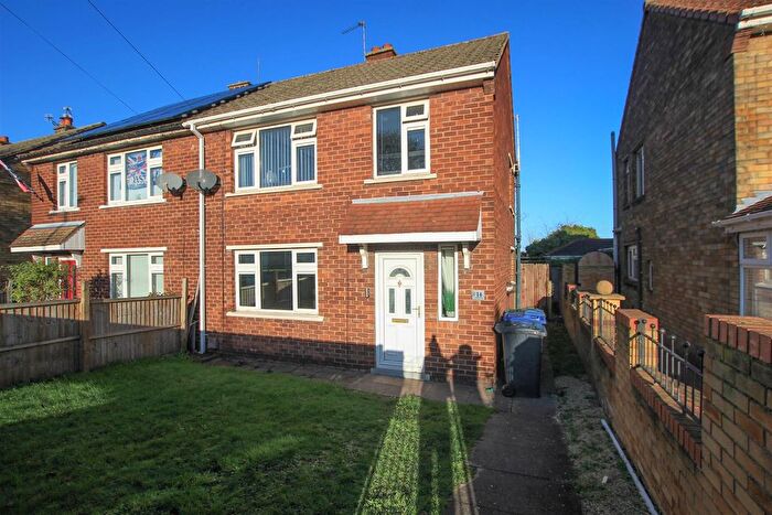 3 Bedroom Semi-Detached House For Sale In Hesley Road, New Rossington, Doncaster, DN11