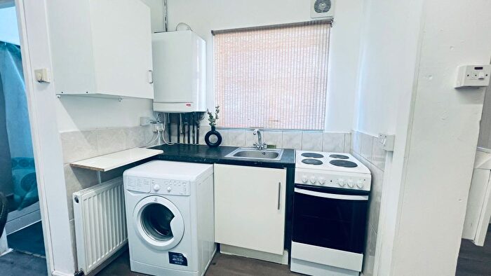 1 Bedroom Flat To Rent In Dunstable Road, Luton, LU1