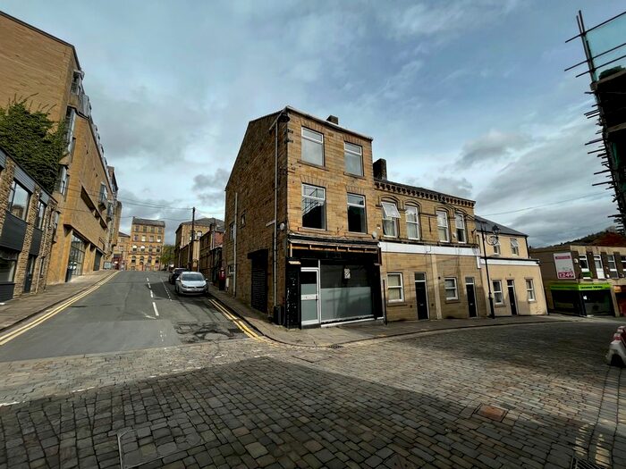 Block Of Flats To Rent In Daisy Hill, Dewsbury, WF13