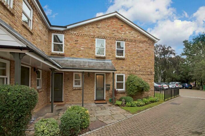 1 Bedroom Apartment To Rent In The Knowle, Hoddesdon, EN11