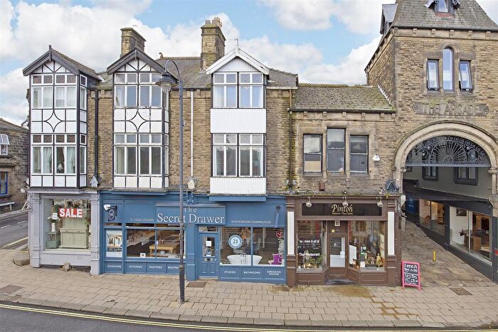 2 Bedroom Flat For Sale In Church Street, Ilkley, LS29