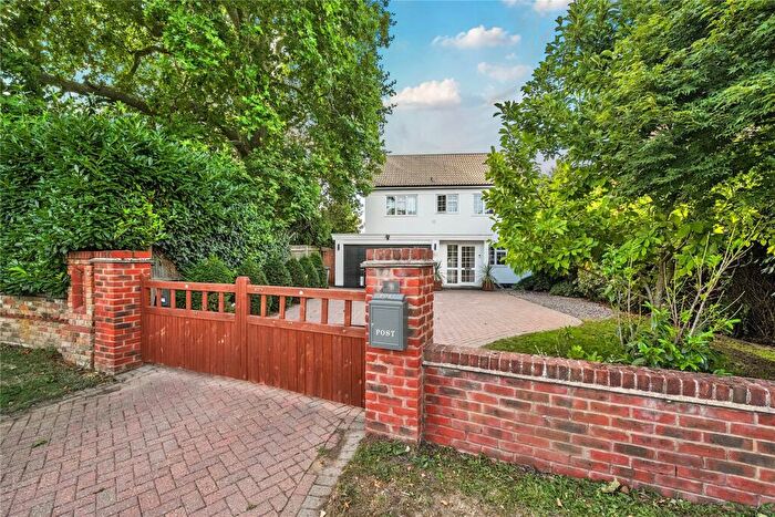 3 Bedroom Detached House For Sale In Highfield Road, Chislehurst, BR7