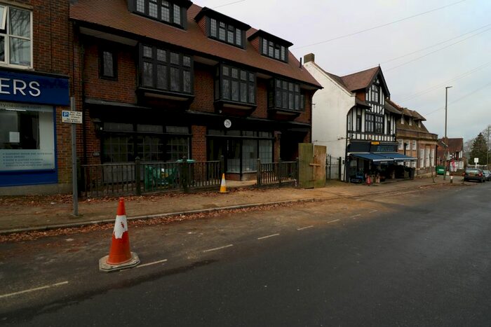 1 Bedroom Flat To Rent In Station Approach, London, KT20