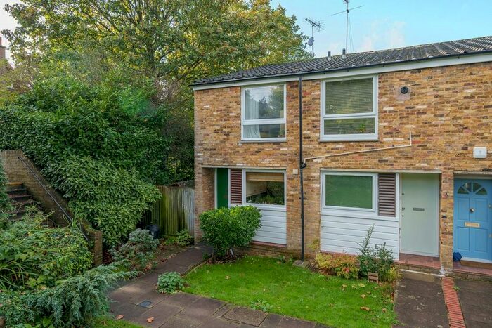 2 Bedroom End Of Terrace House To Rent In Westleigh Avenue, Putney, London, SW15