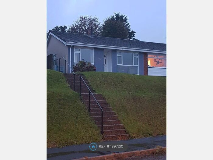 3 Bedroom Bungalow To Rent In Sideling Fields, Tiverton, EX16