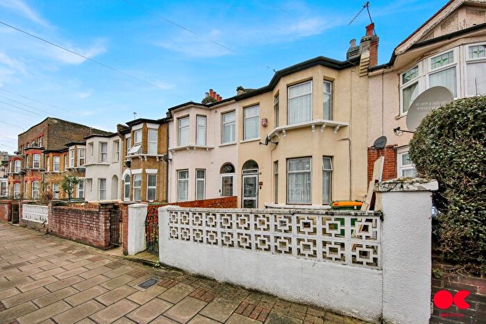 3 Bedroom Terraced House For Sale In Cecil Road, Plaistow, E13