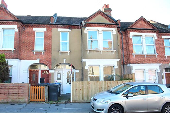 3 Bedroom Maisonette To Rent In Hythe Road, Thornton Heath, CR7