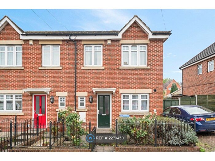 3 Bedroom Semi-Detached House To Rent In Tewson Road, London, SE18