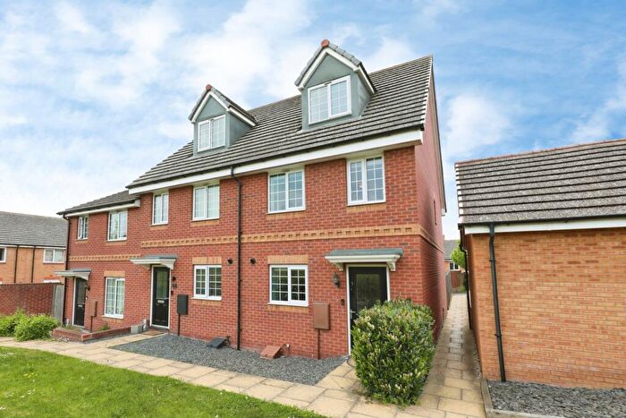 3 Bedroom End Of Terrace House For Sale In Quarry Road, Southam, Warwickshire, CV47
