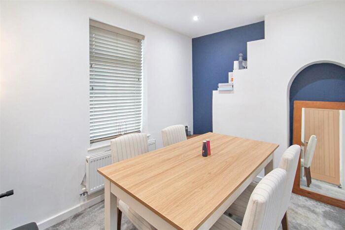 3 Bedroom Detached House For Sale In High Street., Ringstead, NN14