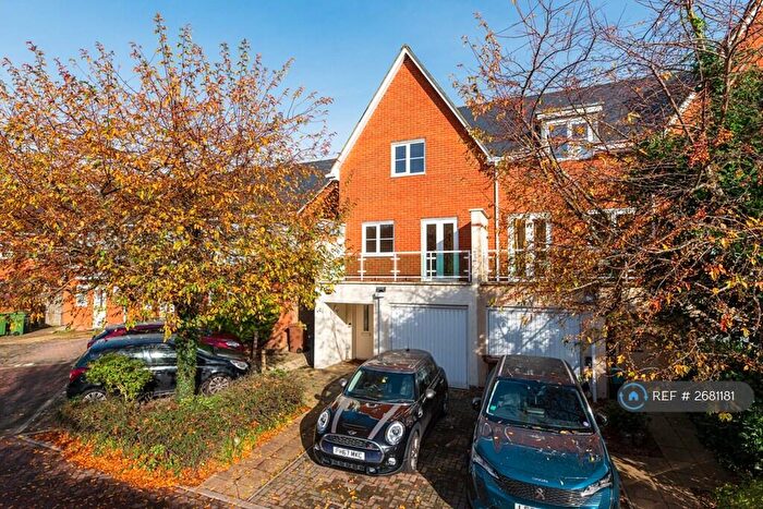 4 Bedroom Semi Detached House To Rent In Powell Gardens, Redhill, RH1