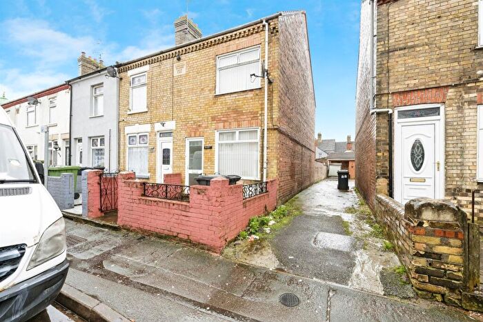 3 Bedroom End Of Terrace House For Sale In Gladstone Street, Peterborough, PE1