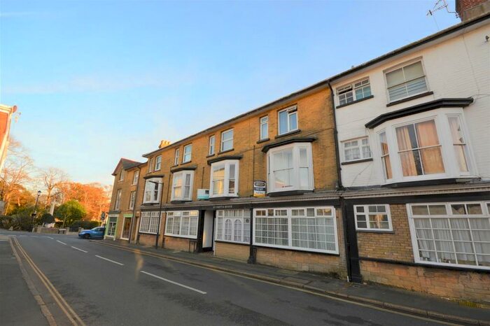 2 Bedroom Apartment To Rent In Grange Road, Shanklin, PO37