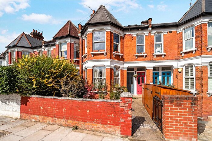 4 Bedroom Maisonette For Sale In Albert Road, London, N22