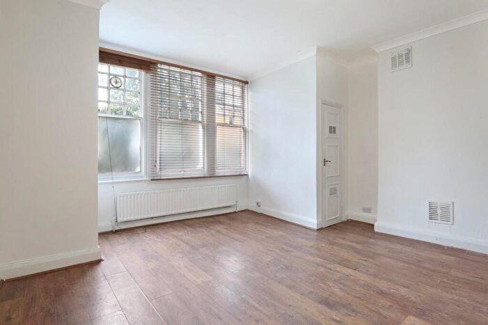 2 Bedroom Flat For Sale In Devonshire Road, London, SE23