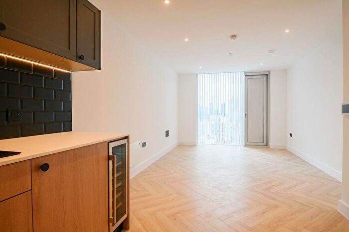 1 Bedroom Flat To Rent In Bankside Boulevard, Salford, M3