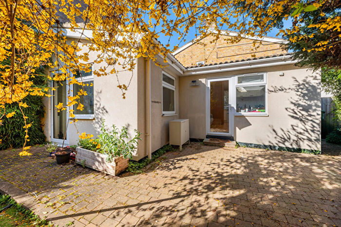 1 Bedroom Semi-Detached Bungalow For Sale In Cutter Ferry Path, Cambridge, CB4