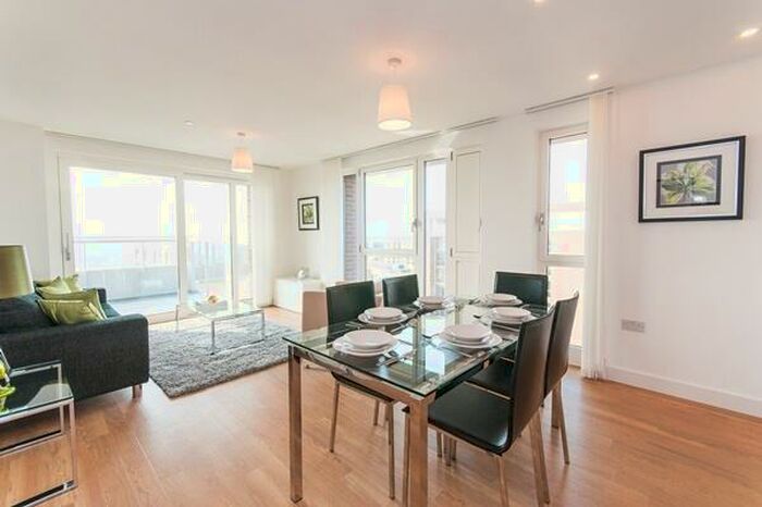 3 Bedroom Apartment To Rent In Marner Point, St Andrews, Bow, E3
