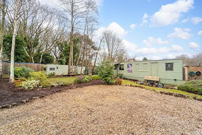 3 Bedroom Chalet To Rent In Vale Of Health, Hampstead, London, NW3