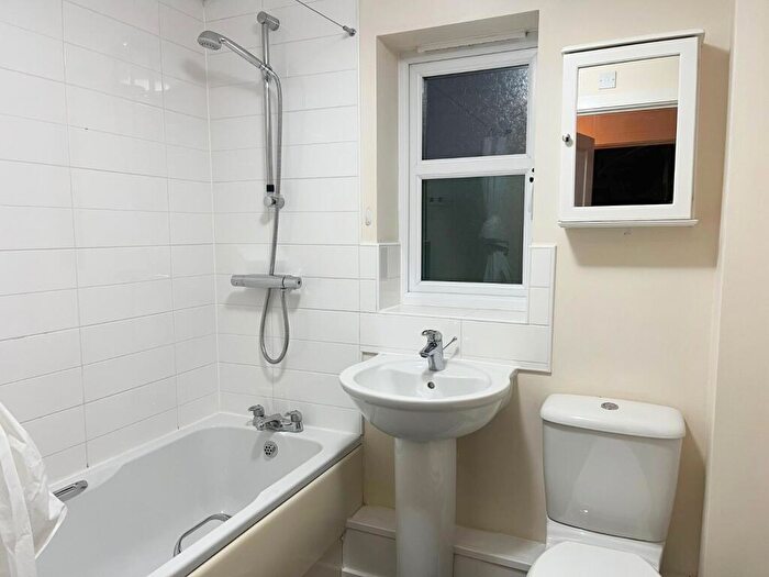 2 Bedroom Flat To Rent In College Green Walk, Mickleover, Derby, Derbyshire, DE3