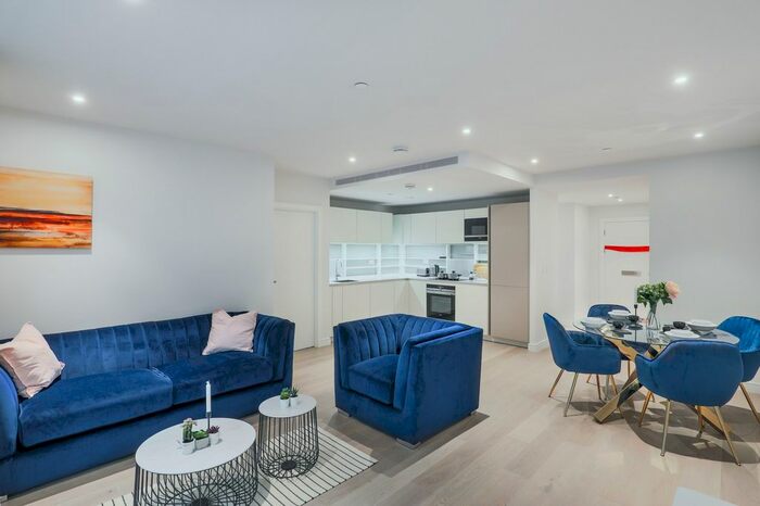 2 Bedroom Flat To Rent In Fairwater House, London, SW6