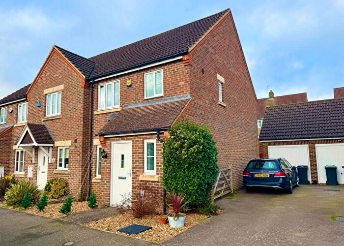 3 Bedroom Semi-Detached House To Rent In Peacock Road, Bromham, Bedford, MK43