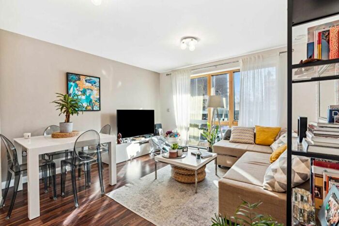 1 Bedroom Flat For Sale In Carlton Vale, Kilburn Park, NW6