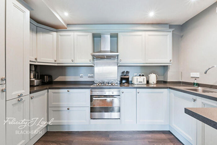 1 Bedroom Apartment For Sale In Vanbrugh Hill, London, SE3